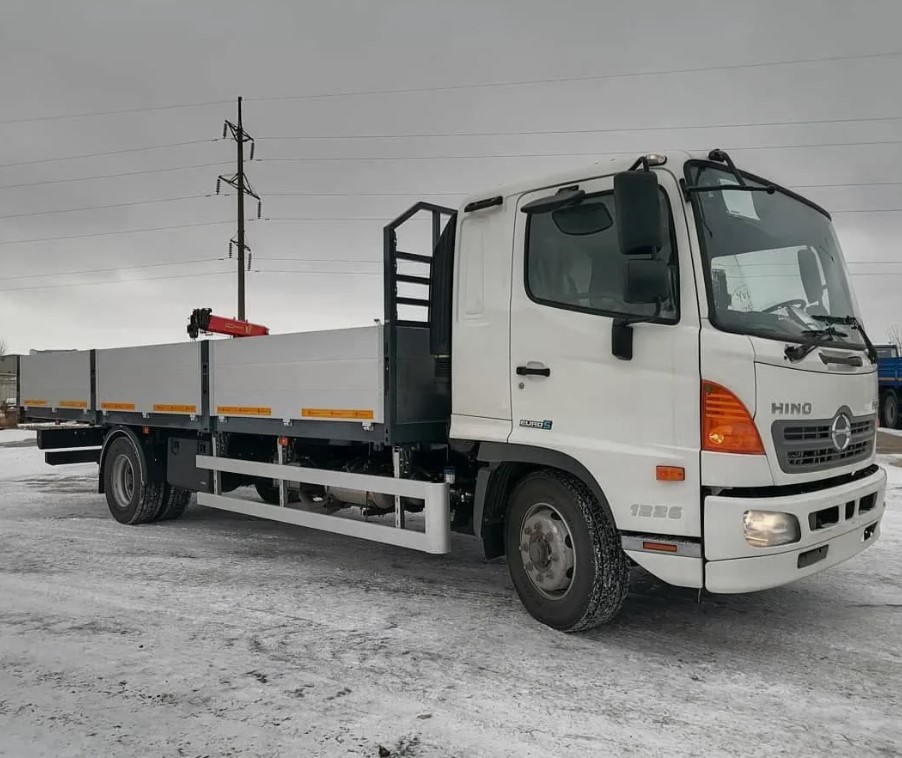 Бортовые грузовики - особенности и сферы применения