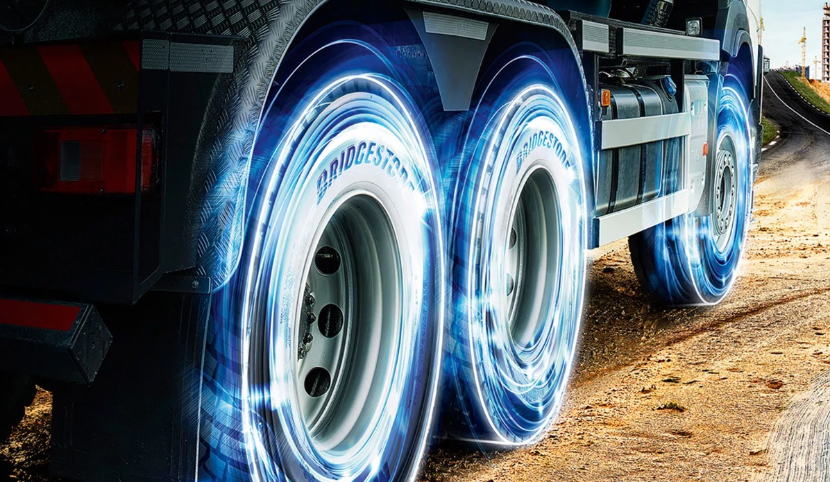 Бортовые грузовики - особенности и сферы применения