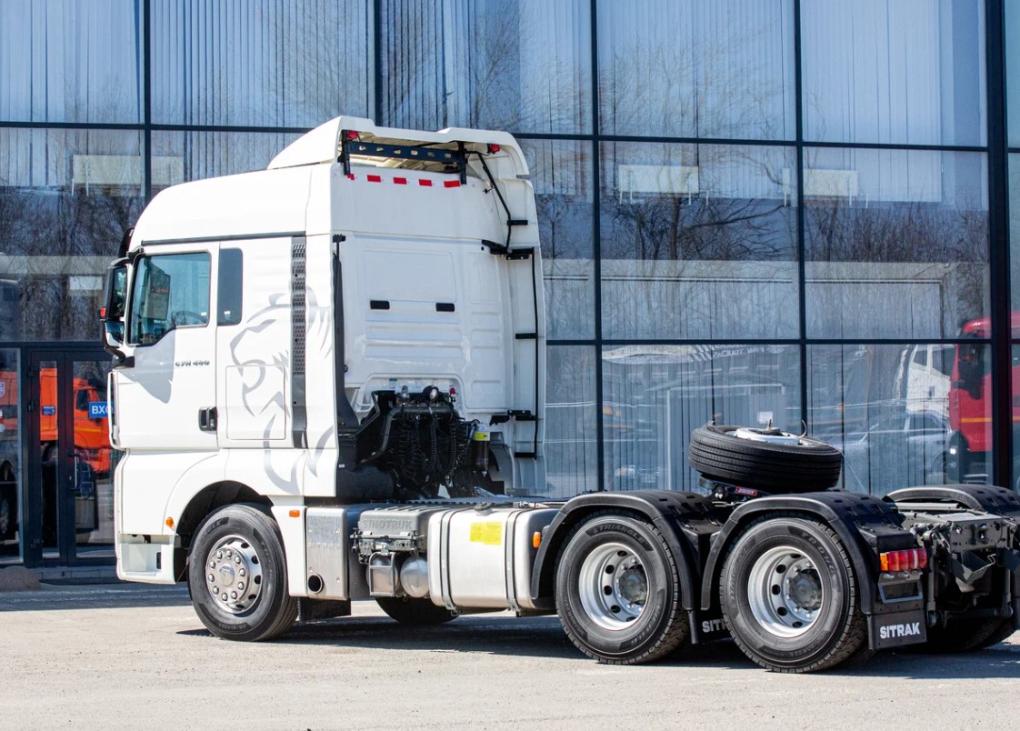 Доставка седельного тягача своим ходим из Европы