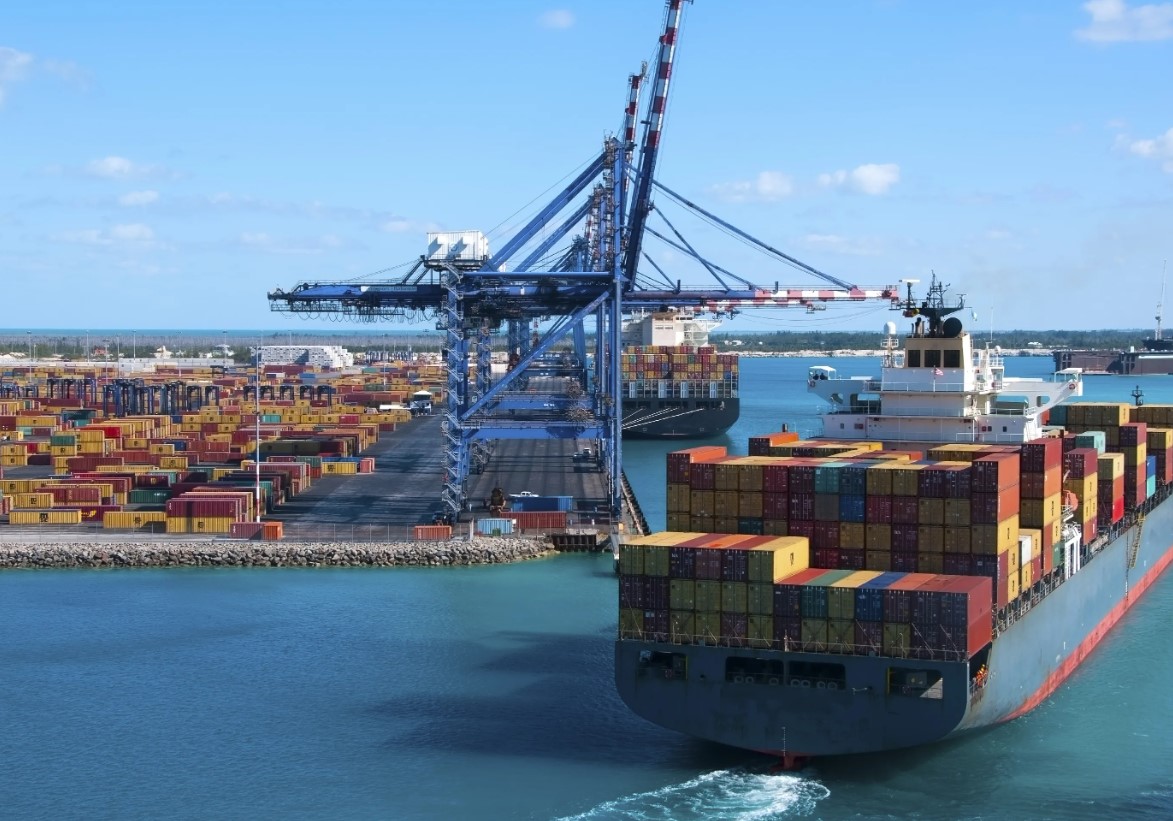 Доставка грузов через порт Роттердам в страны СНГ